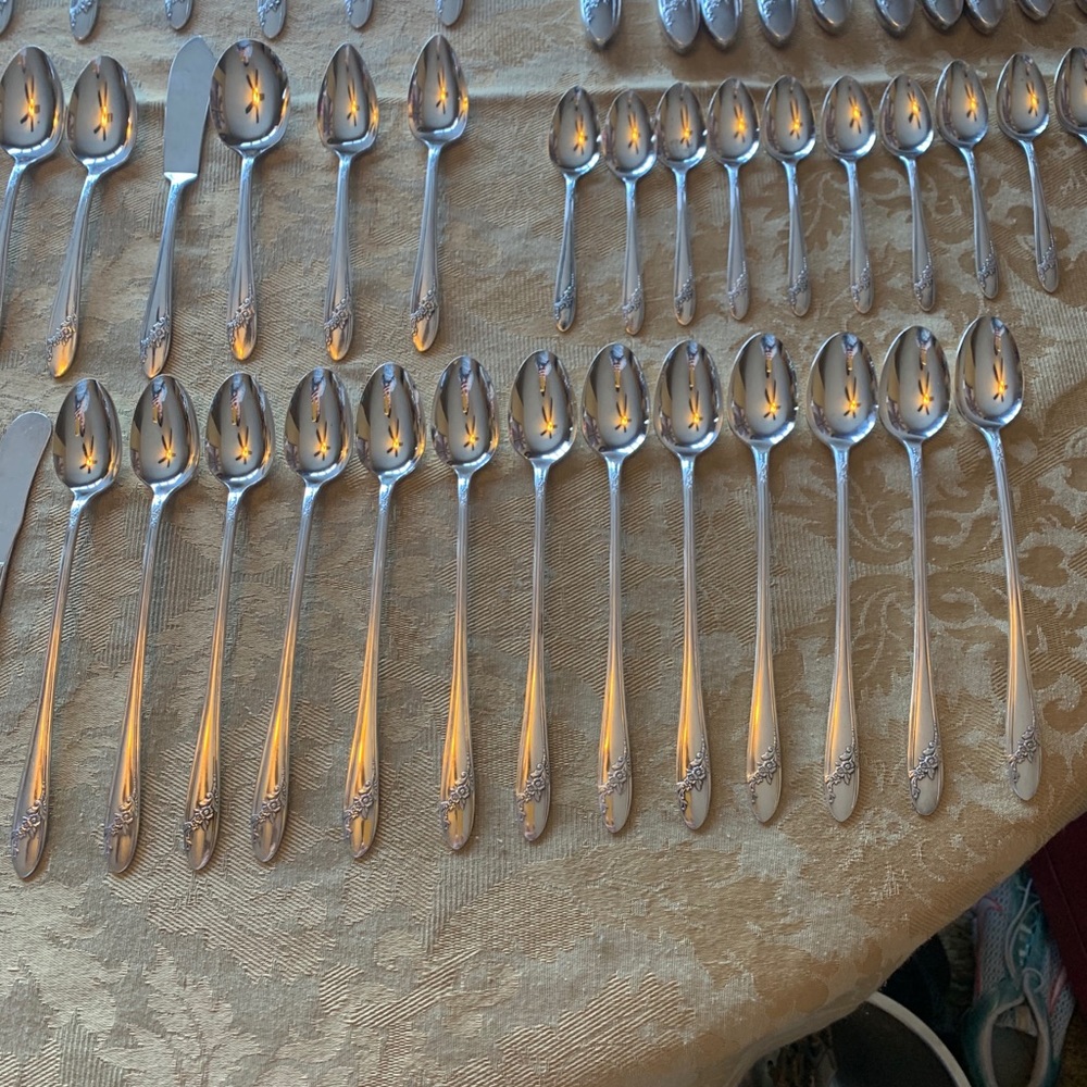 Queen Bess II Tudor Plate silver plate flatware - Picture 4 of 14